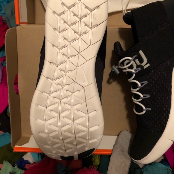 Brand new Nike Gyakusou sneakers ladies size 7 - Picture 7 of 8